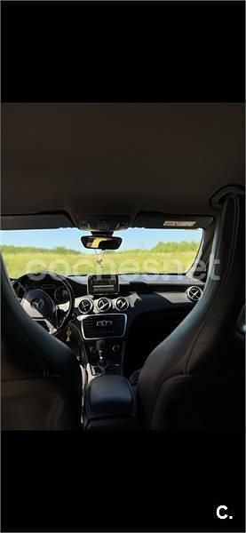Begagnad Mercedes B180 109 HK (80 kW) 2015 Grå Minibuss