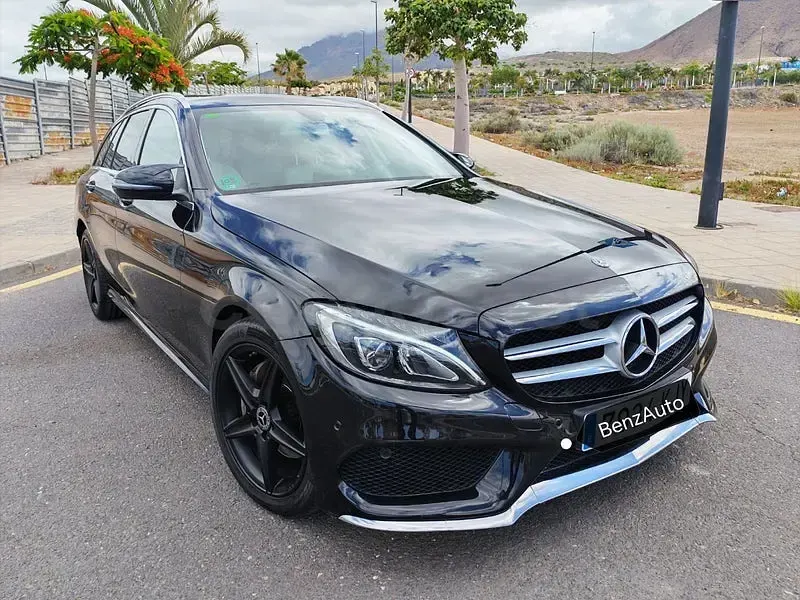 Usado Mercedes C220 194 CV (142 kW) 2018 Negro Familiar