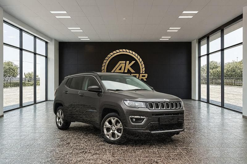 Usado Jeep Compass Trailhawk 170 CV (125 kW) 2019 Gray SUV