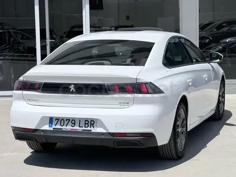 Usado Peugeot 5008 Active 130 CV (95 kW) 2019 Blanco SUV