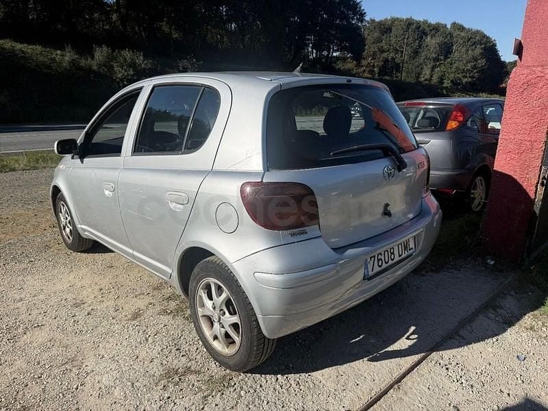 Usado Toyota Yaris Sol 75 CV (55 kW) 2005 Gris / plata Berlina