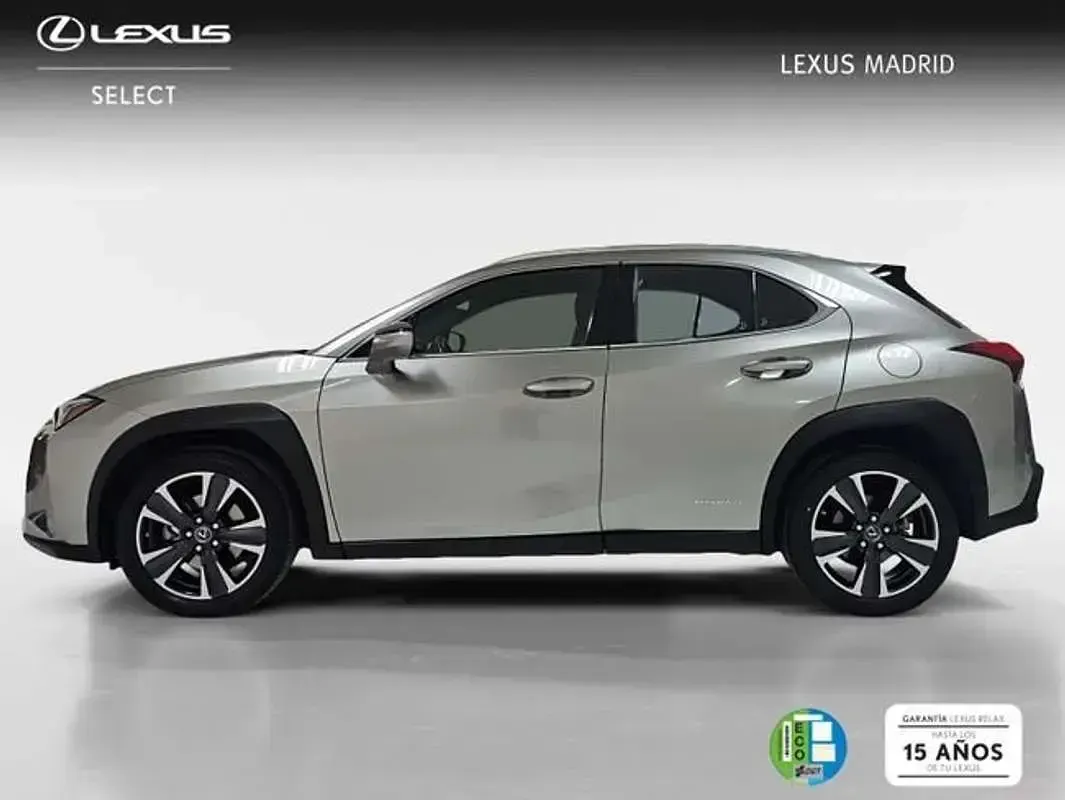 Usado Lexus UX 250h 184 CV (135 kW) 2021 Plateado SUV