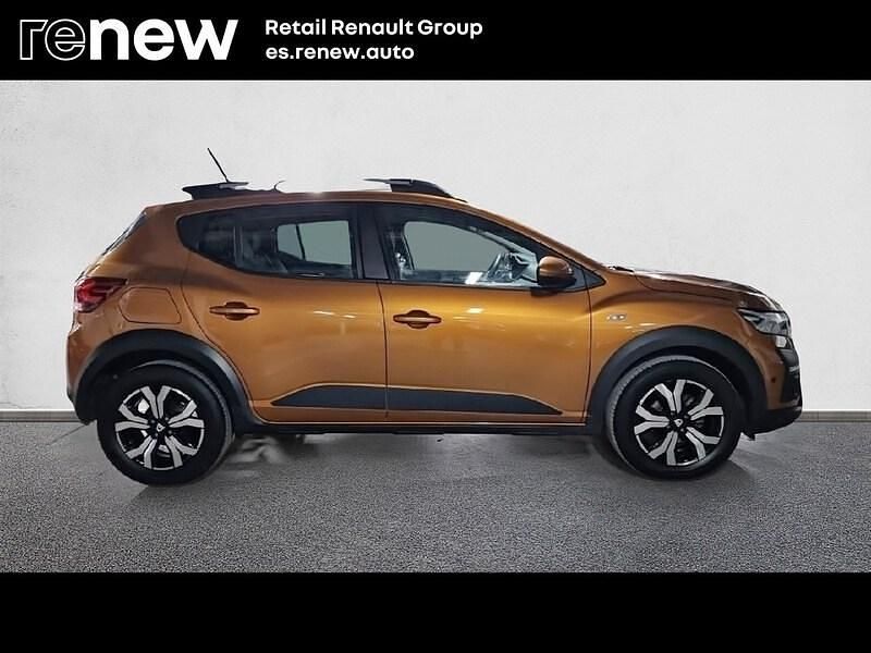 Usado Dacia Sandero Comfort 91 CV (66 kW) 2022 Naranja Berlina