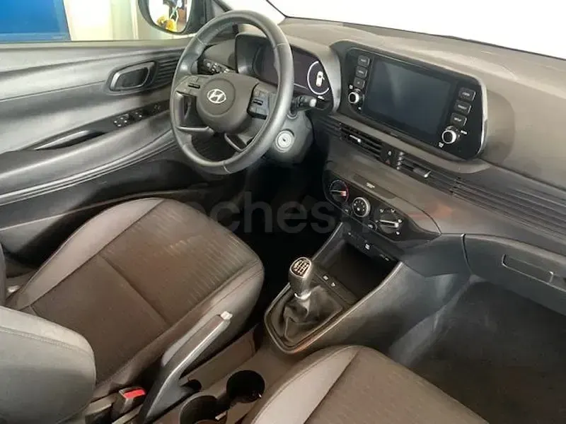 Usado Hyundai i20 100 CV (73 kW) 2023 Verde Utilitario