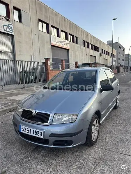 Usado Skoda Fabia 64 CV (47 kW) 2005 Azul Berlina