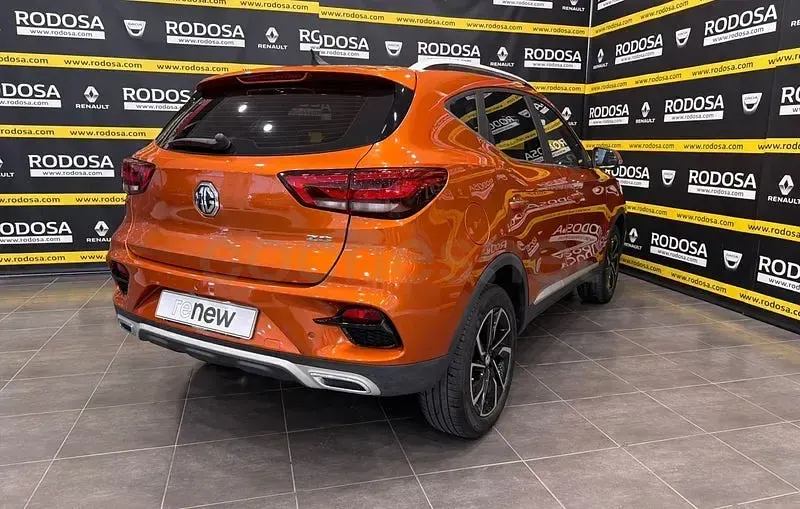 Usado MG ZS Luxury 111 CV (81 kW) 2024 Naranja SUV