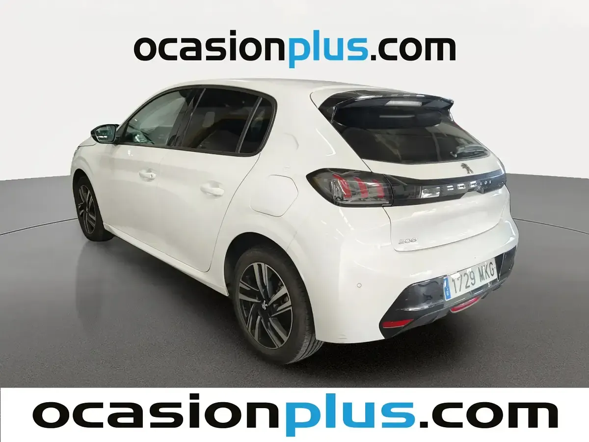 Usado Peugeot 208 Allure 100 CV (73 kW) 2023 Blanco Utilitario