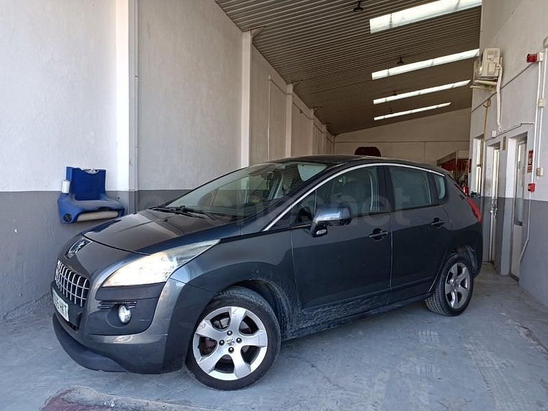 Usado Peugeot 3008 Active 112 CV (82 kW) 2012 Gris / plata Familiar