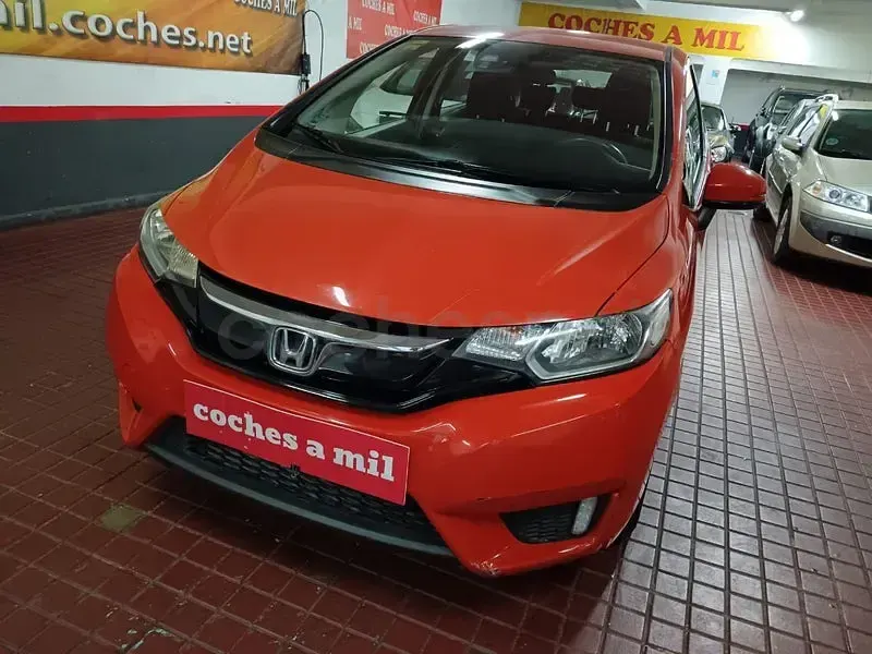 Usado Honda Jazz Trend 102 CV (75 kW) 2017 Granate Utilitario
