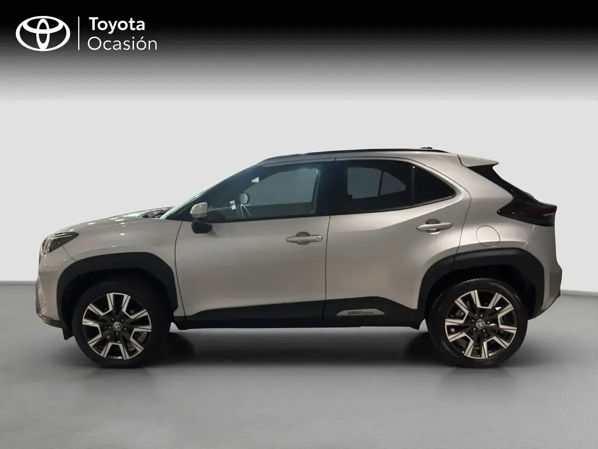 Usado Toyota Yaris Style 130 CV (95 kW) 2025 Gris Utilitario
