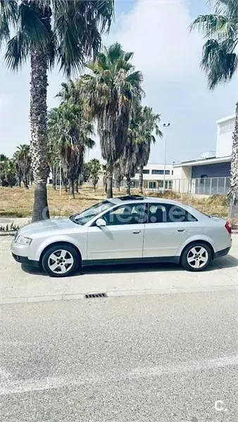 Usado Audi A4 163 CV (119 kW) 2003 Gris / plata Berlina