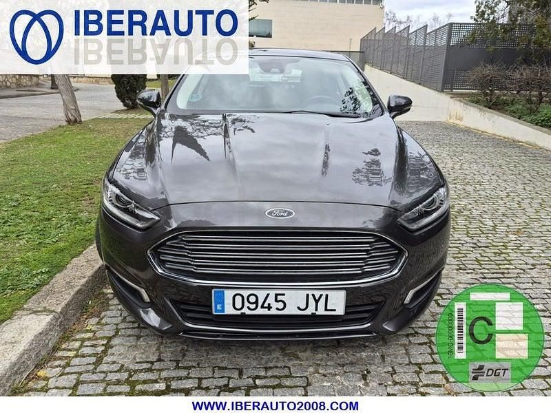 Usado Ford Mondeo Titanium 160 CV (117 kW) 2017 Gris / plata Berlina