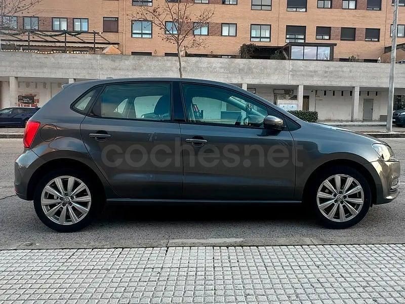 Usado VW Polo Edition 75 CV (55 kW) 2017 Negro Berlina