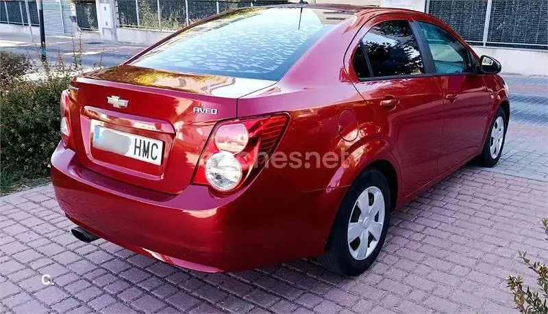 Usado Chevrolet Aveo LT 75 CV (55 kW) 2012 Rojo Berlina
