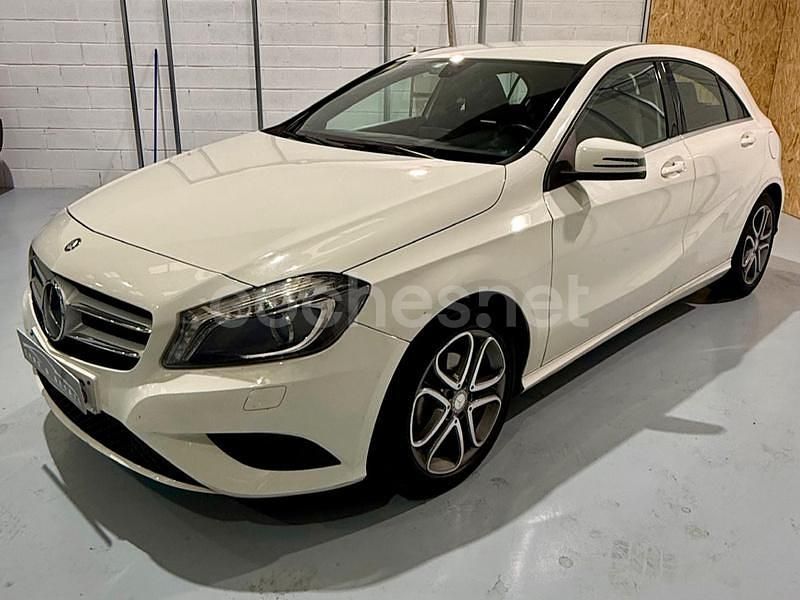 Blanco Usado 2015 Mercedes A180 Urban Berlina | 11.490 € (Buen precio) - Imagen 1/4