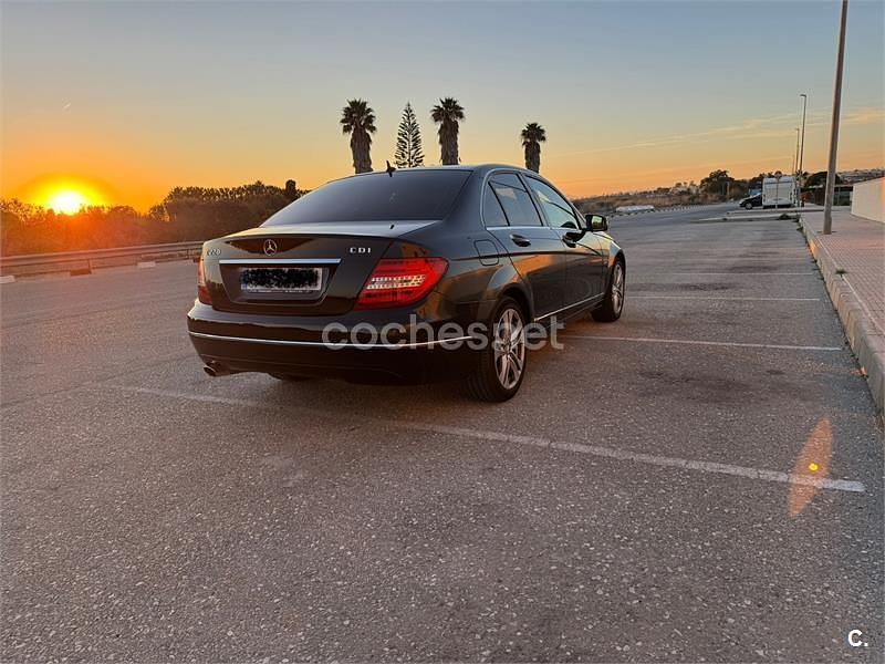 Usado Mercedes C220 Avantgarde 170 CV (125 kW) 2011 Negro Berlina