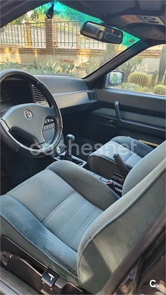 Usado Alfa Romeo 164 146 CV (107 kW) 1989 Negro Berlina