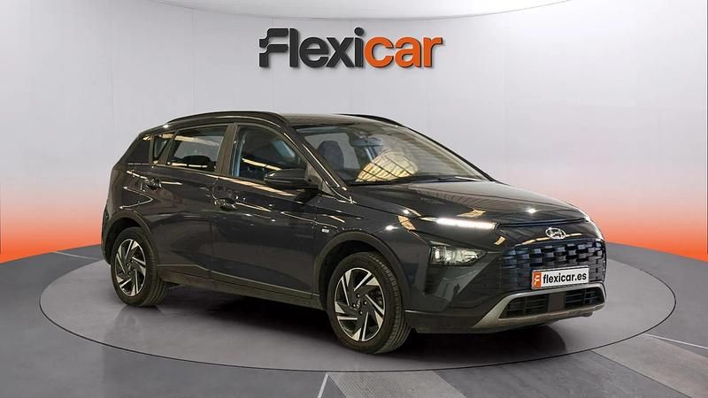 Usado Hyundai Bayon 101 CV (74 kW) 2023 Gris SUV