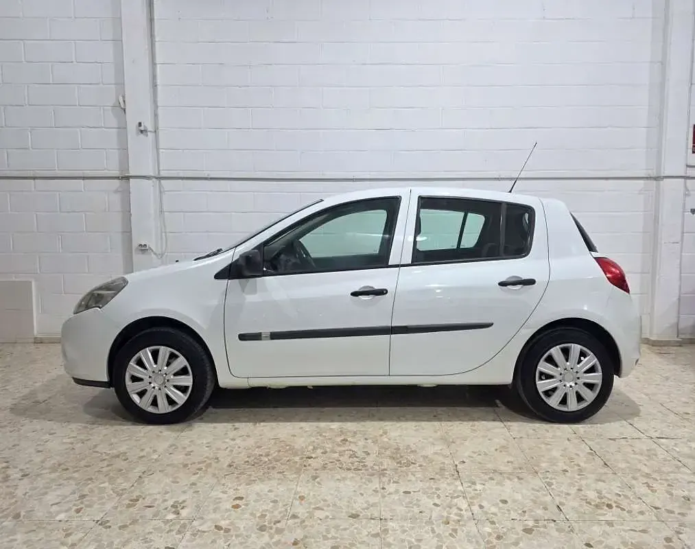 Usado Renault Clio Business 90 CV (66 kW) 2012 Blanco Utilitario
