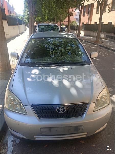 Gris / plata Usado 2004 Toyota Corolla Sol Berlina | 3500 € (Precio justo) - Imagen 1/4