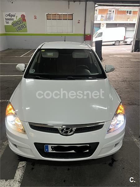 Usado Hyundai i30 Comfort 90 CV (66 kW) 2010 Blanco Berlina