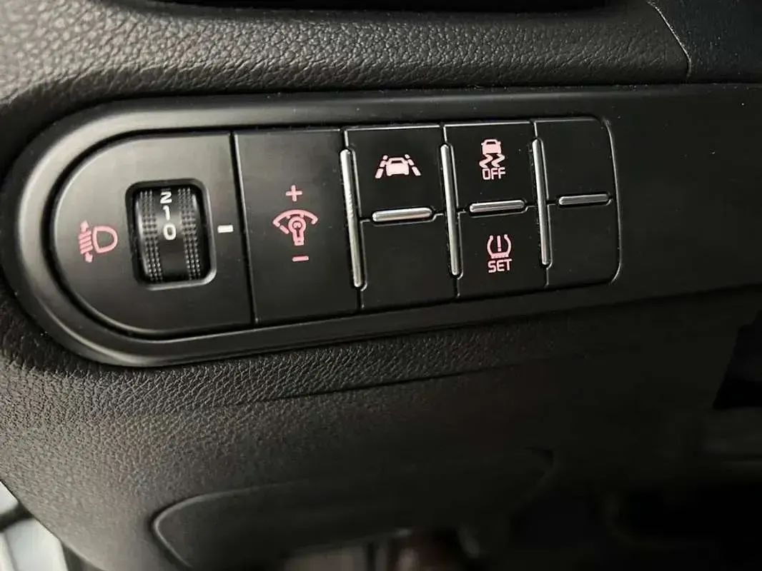 Usado Kia Ceed 101 CV (74 kW) 2020 Blanco Utilitario