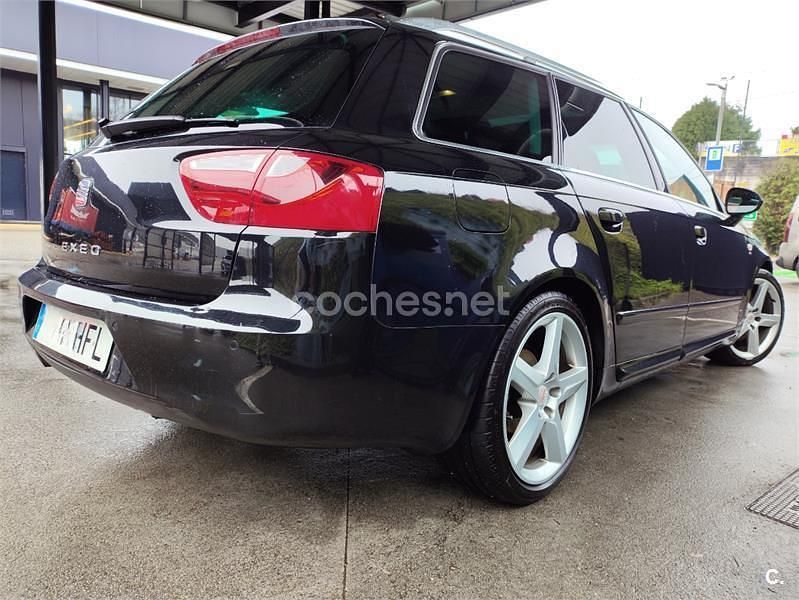 Usado Seat Exeo Sport 170 CV (125 kW) 2011 Negro Familiar