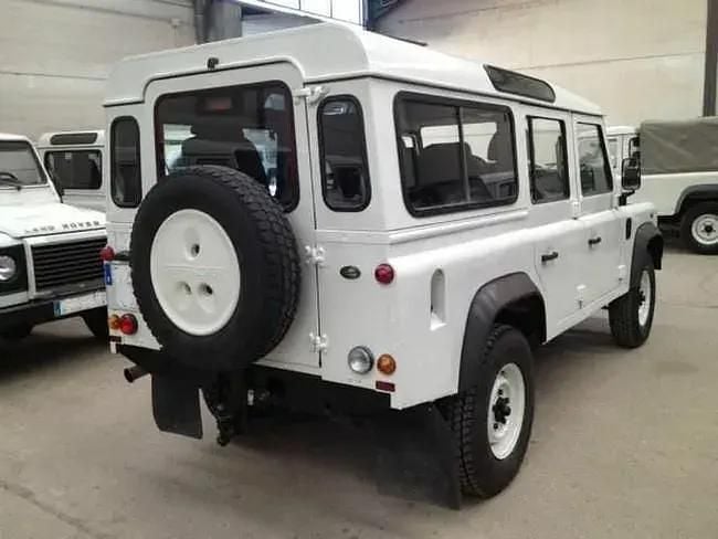 Usado Land Rover Defender 122 HP (89 kW) 2013 Branco SUV