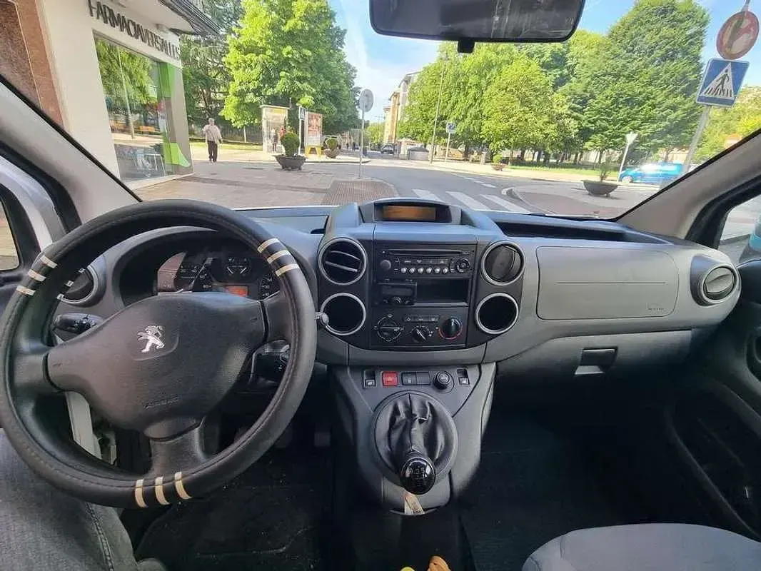 Usado Peugeot TePee Access 92 CV (67 kW) 2013 Blanco Van
