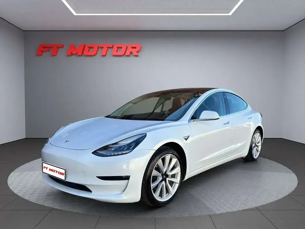 Käytetty Tesla Model 3 Standard Range 366 kW (498 HP) 2019 Valkoinen Sedan