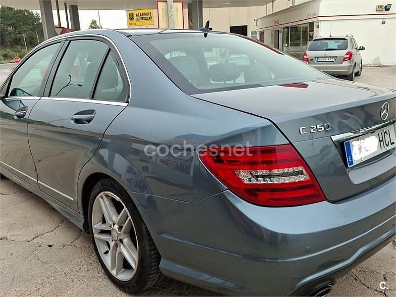 Usado Mercedes C250 Avantgarde 204 CV (150 kW) 2011 Gris / plata Berlina