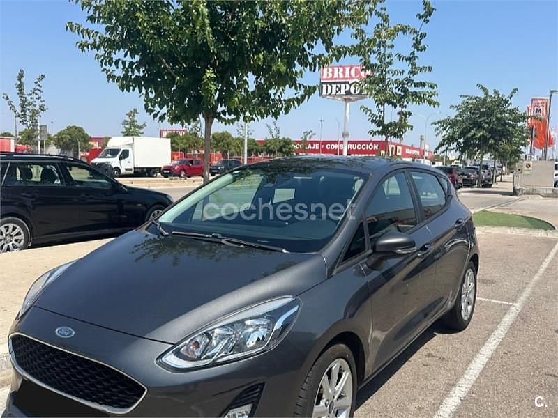 Gris / plata Usado 2018 Ford Fiesta Trend Utilitario | 9000 € (Super precio) - Imagen 1/4