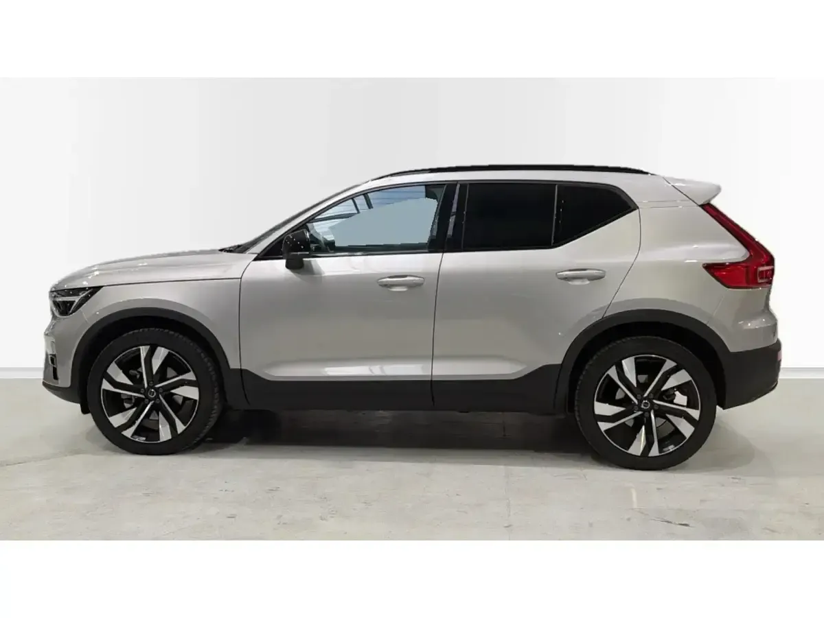 Usado Volvo XC40 Plus 163 CV (119 kW) 2024 Gris SUV