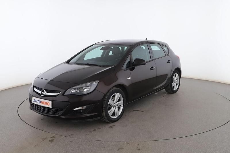 Marrón Usado 2015 Opel Astra Selective Utilitario | 10.399 € (Precio justo) - Imagen 1/3