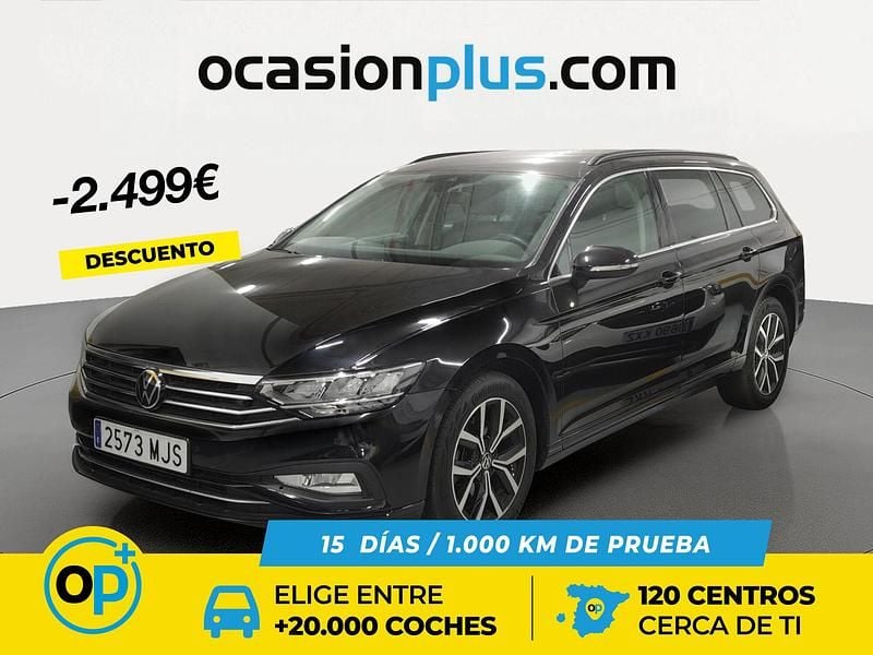 Usado VW Passat Executive 150 CV (110 kW) 2023 Negro Familiar