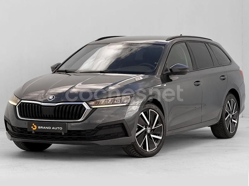Gris / plata Usado 2021 Skoda Octavia Sport Familiar | 18.900 € (Precio justo) - Imagen 1/4