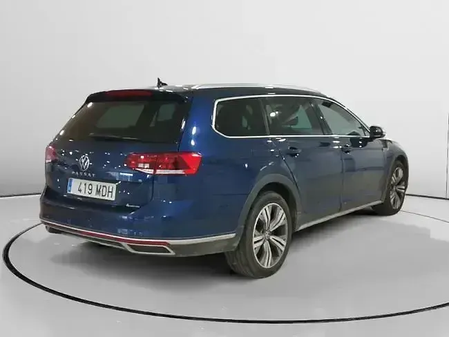 Usado VW Passat 200 CV (147 kW) 2023 Azul Familiar