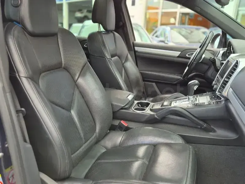 Usado Porsche Cayenne Platinum Edition 245 CV (180 kW) 2013 Azul SUV