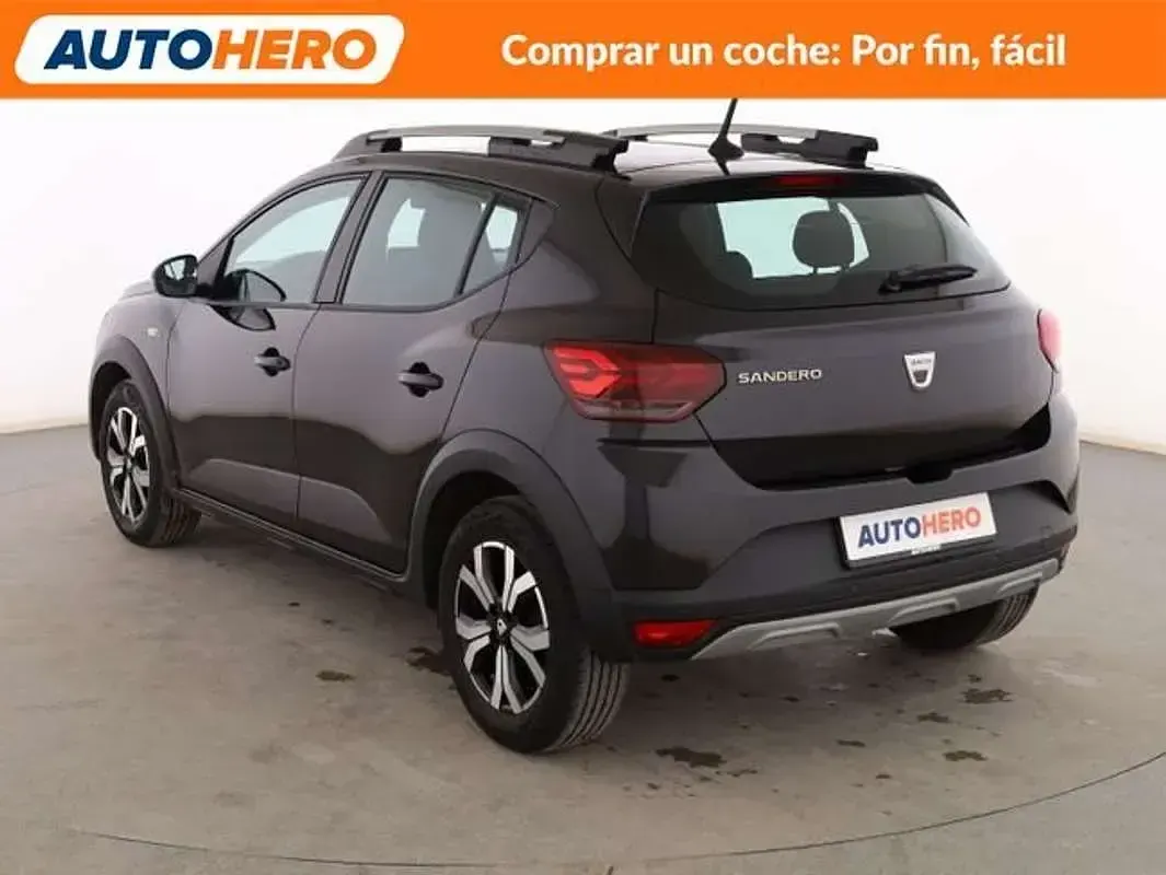Usado Dacia Sandero Comfort 90 CV (66 kW) 2022 Negro Utilitario