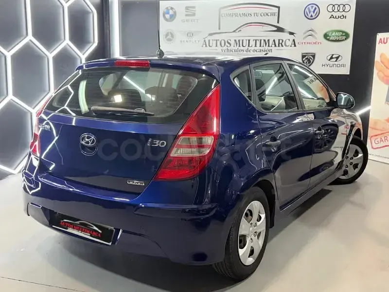 Usado Hyundai i30 Comfort 90 CV (66 kW) 2012 Azul Berlina