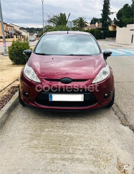 Granate Usado 2008 Ford Fiesta Trend Utilitario | 3900 € (Precio justo) - Imagen 1/1