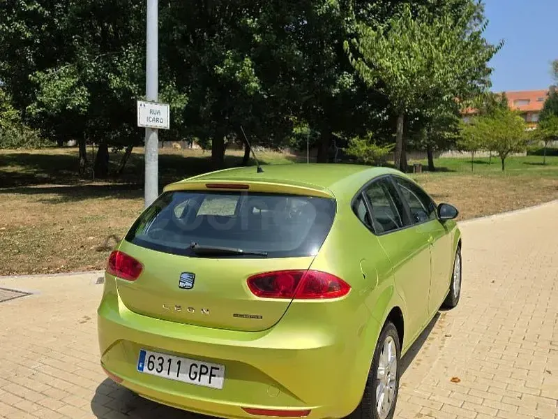 Usado Seat Leon Ecomotive 105 CV (77 kW) 2009 Verde Utilitario