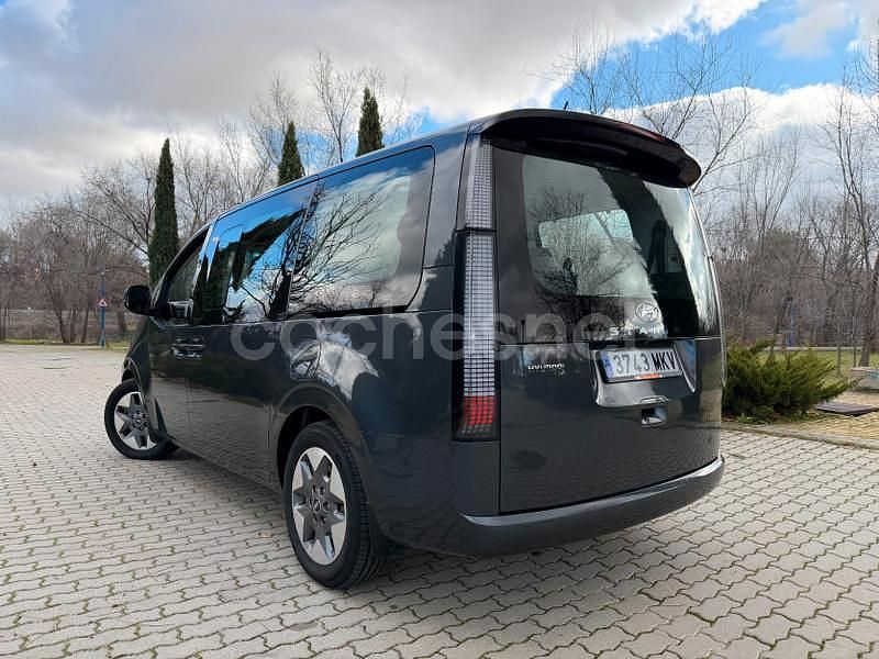 Usado Hyundai Staria 177 CV (130 kW) 2023 Gris Monovolumen