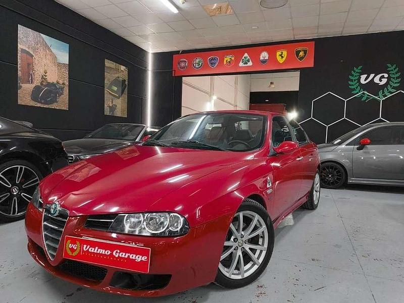 Rojo Usado 2004 Alfa Romeo 156 Distinctive Berlina | 5999 € - Imagen 1/4