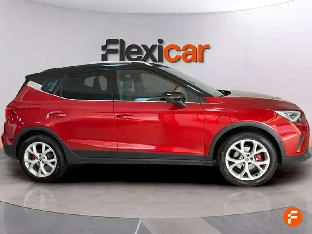 Usado Seat Arona FR 150 CV (110 kW) 2023 Rojo SUV