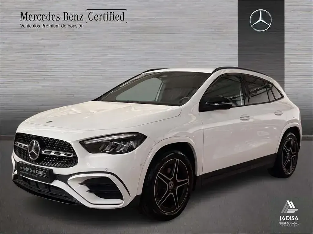 Usado Mercedes GLA200 150 CV (110 kW) 2025 Blanco SUV