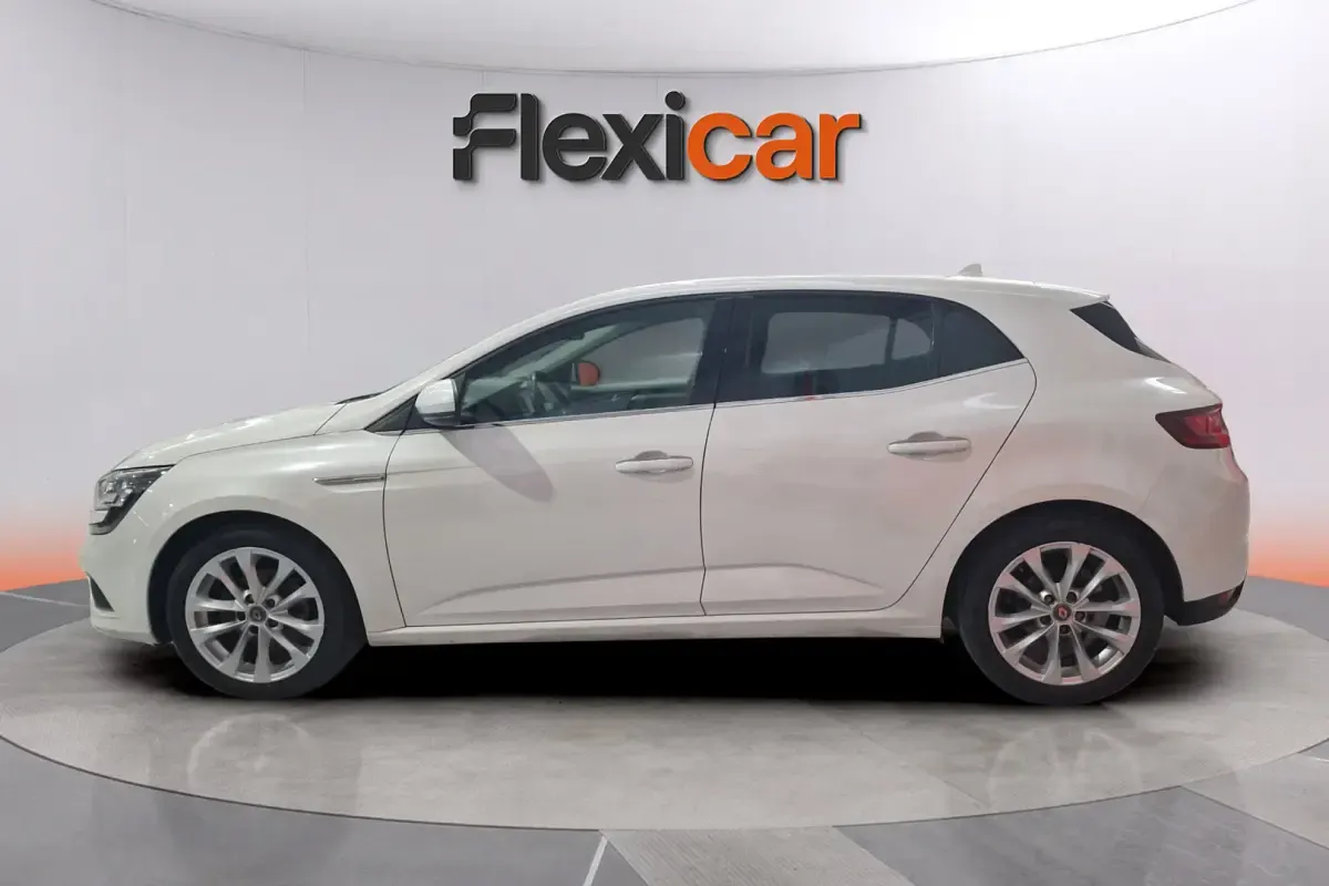 Usado Renault Mégane IV Zen 130 CV (95 kW) 2018 Blanco Berlina