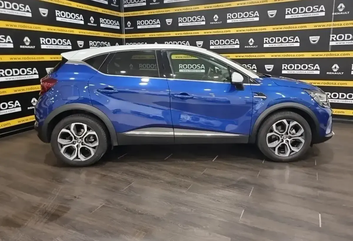 Usado Renault Captur Zen 160 CV (117 kW) 2022 Azul SUV