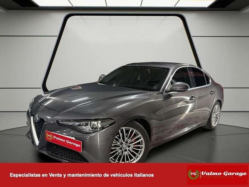 Usado Alfa Romeo Giulia Super 180 CV (132 kW) 2016 Gris Berlina