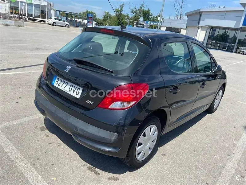 Usado Peugeot 207 75 CV (55 kW) 2010 Negro Berlina